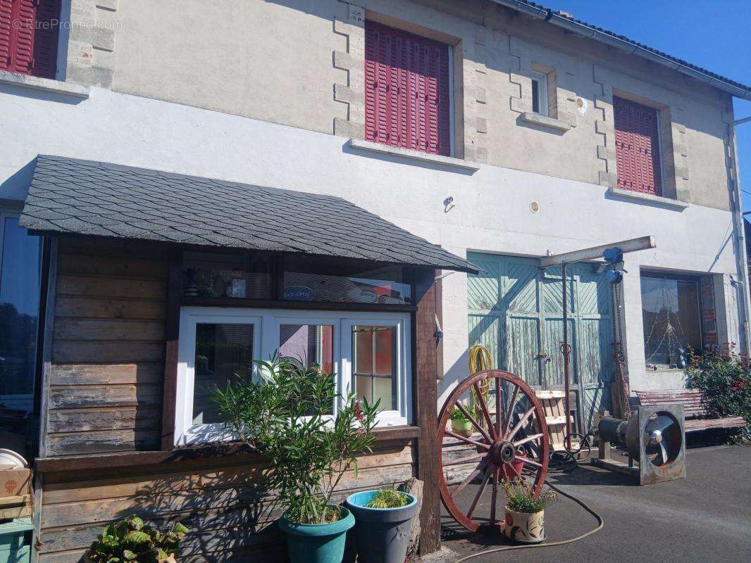 Maison à LANOBRE