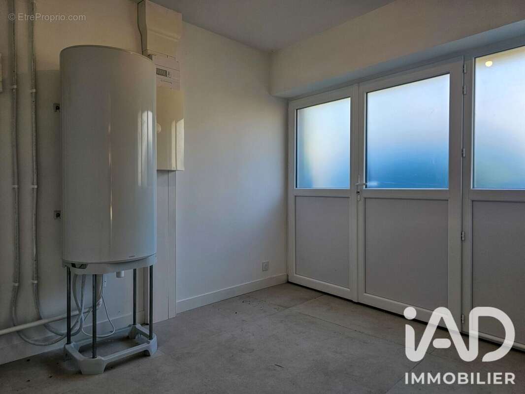 Maison 87 m² à Etagnac  - photo 7