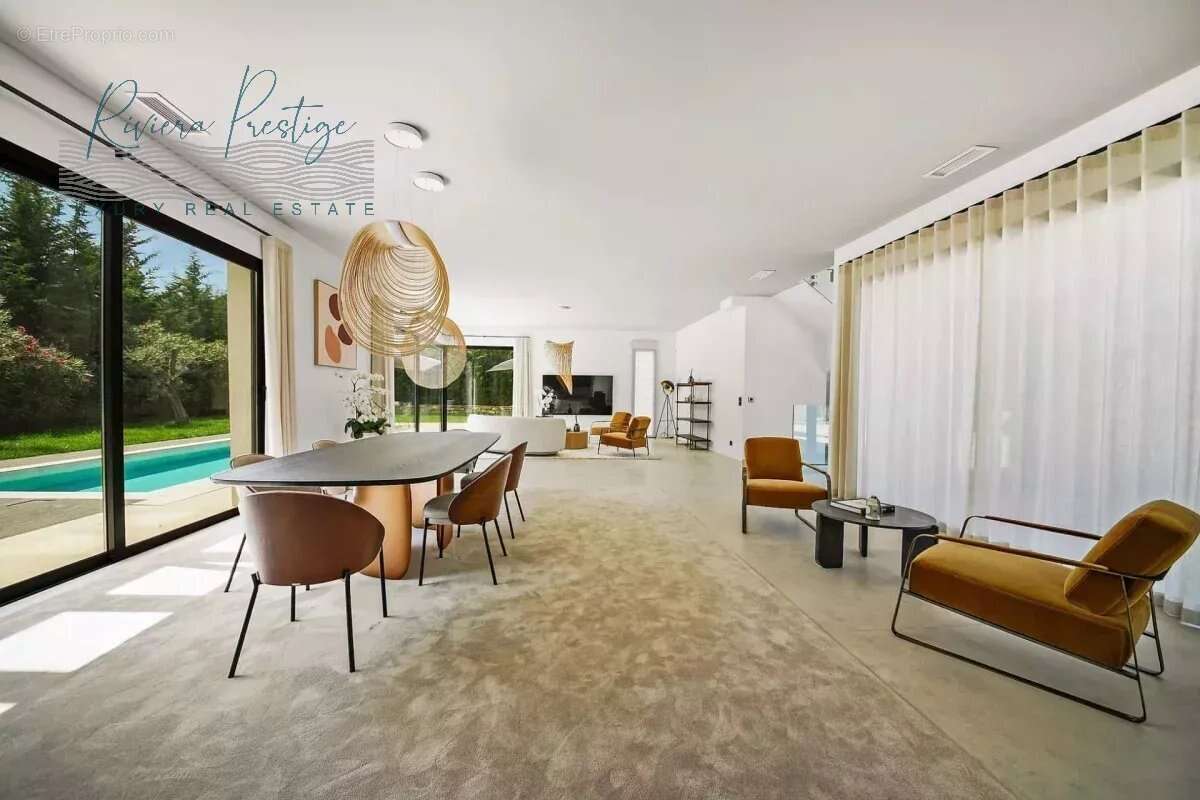 Maison à MOUGINS