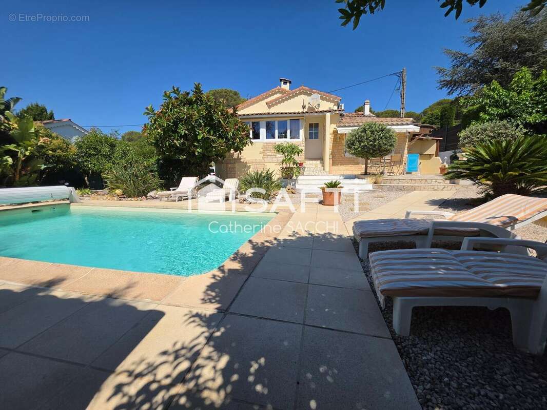Photo 2 - Maison à SAINT-RAPHAEL