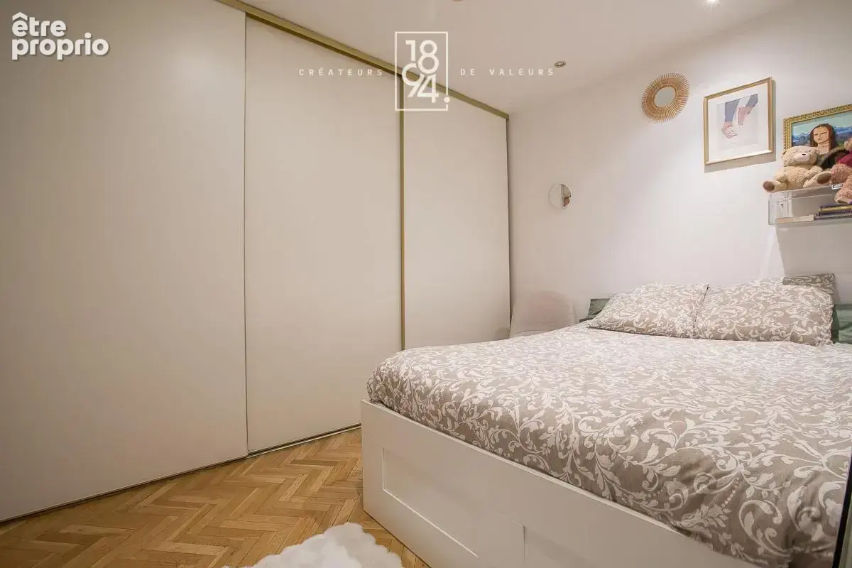Très bel appartement traversant de type 4 de 102m² entièrement rénové, chambre de bonne, Carré d'or, Marseille 13008 - photo 9