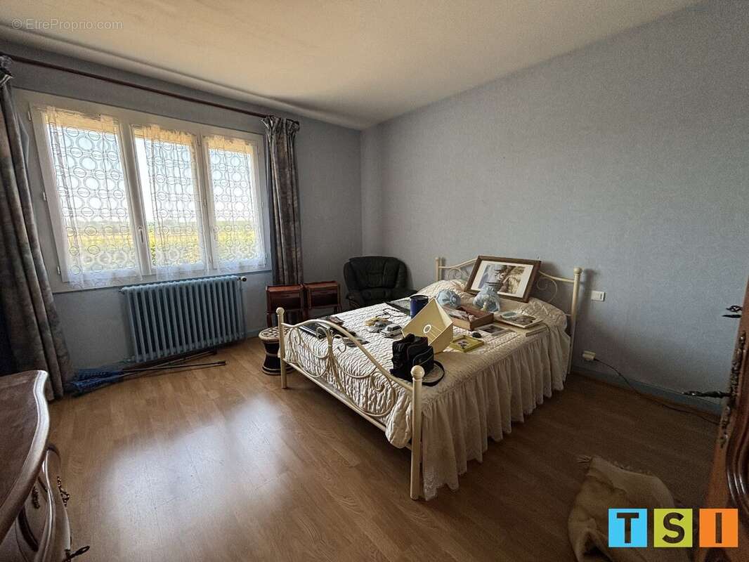 Maison de caractère de plus de 220 m² avec piscine et parc arboré de 6 725 m² - photo 15