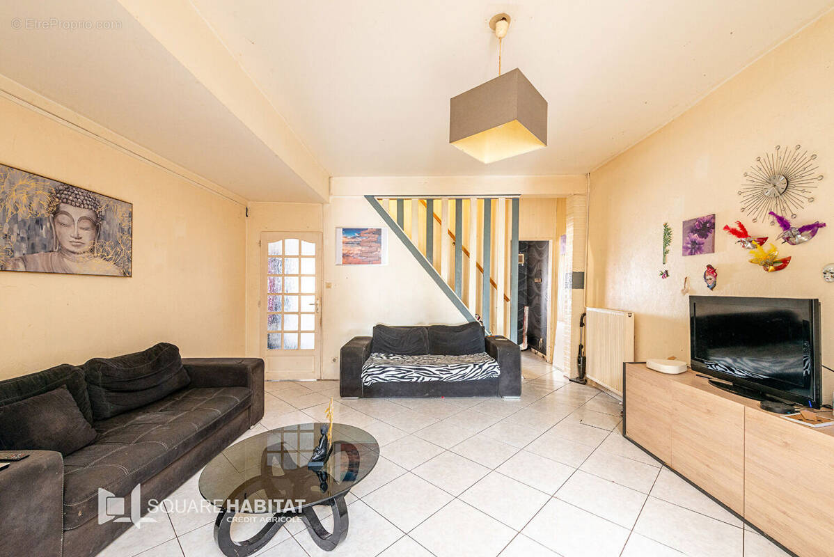 Maison à AUBERCHICOURT