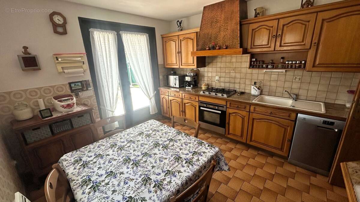 MAISON A VENDRE A VETRAZ MONTHOUX CUISINE EQUIPEE - Maison à VETRAZ-MONTHOUX