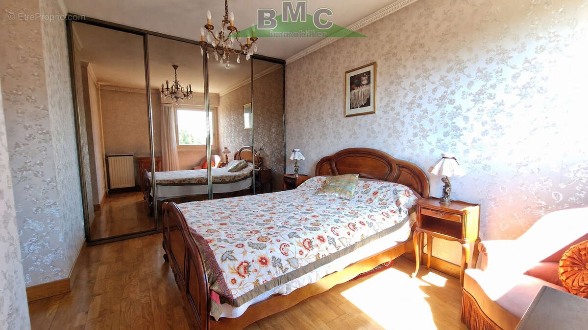 Appartement à LE PLESSIS-BOUCHARD