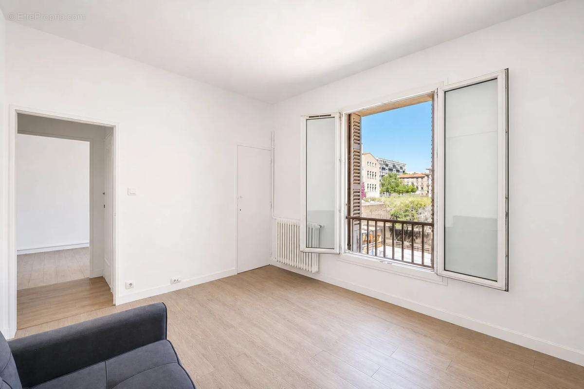 Appartement à MARSEILLE-2E