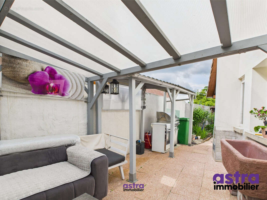 Maison à VILLAGE-NEUF