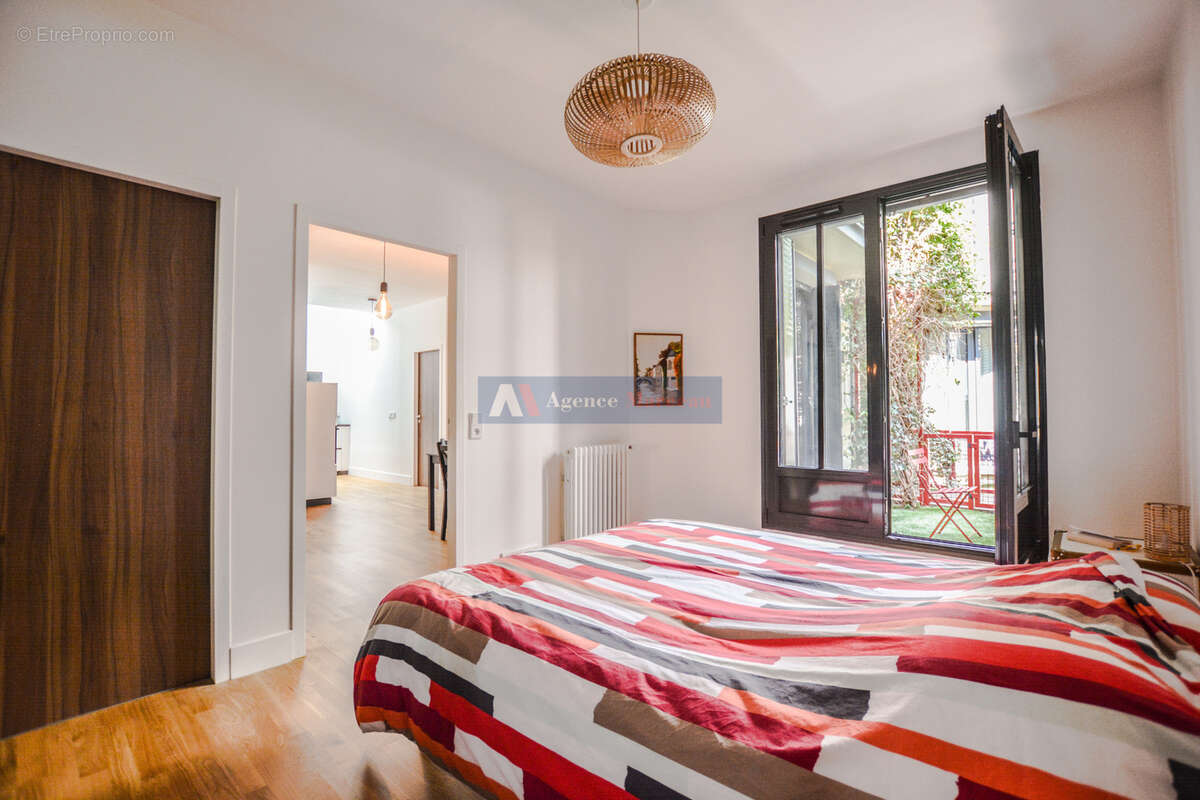 Appartement à COURBEVOIE