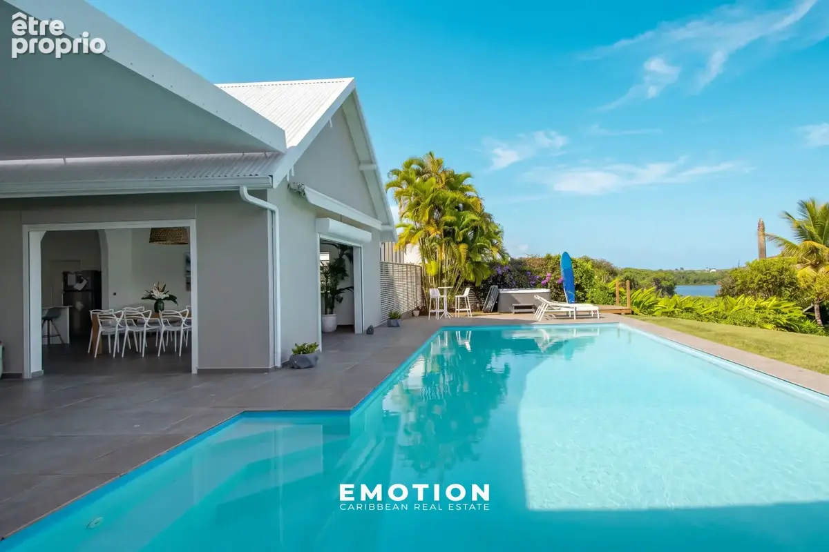 Villa T6 d’exception   324 m2 couverts   Vue mer   Piscine   Jacuzzi   Accès mer - photo 2