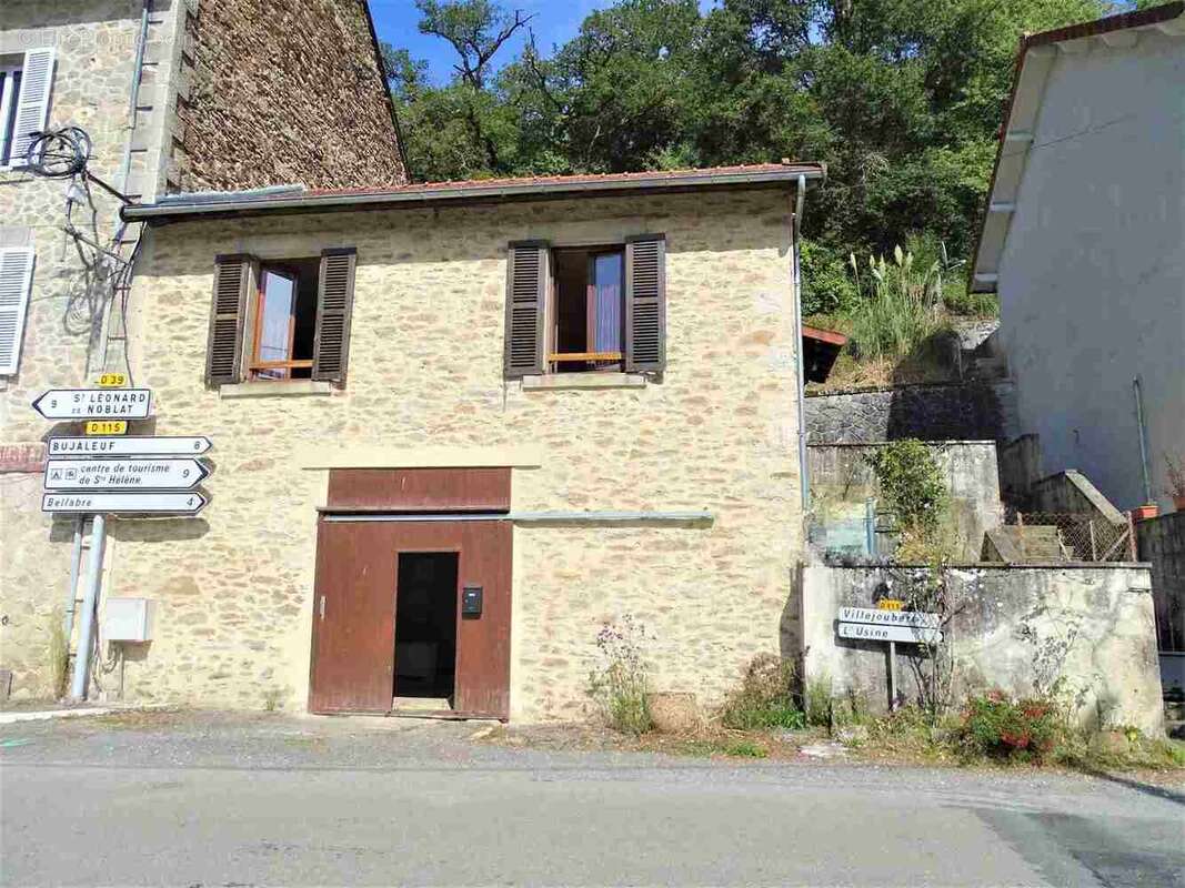 Maison à SAINT-DENIS-DES-MURS