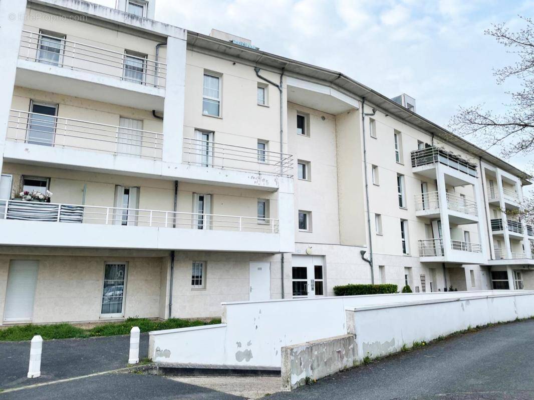 Appartement à SAINT-JEAN-DE-BRAYE