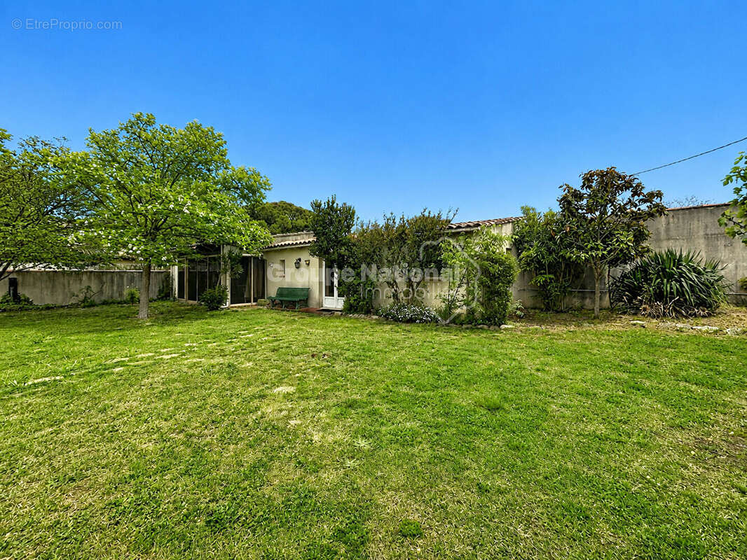 Maison 277 m² à Beaucaire  - photo 3