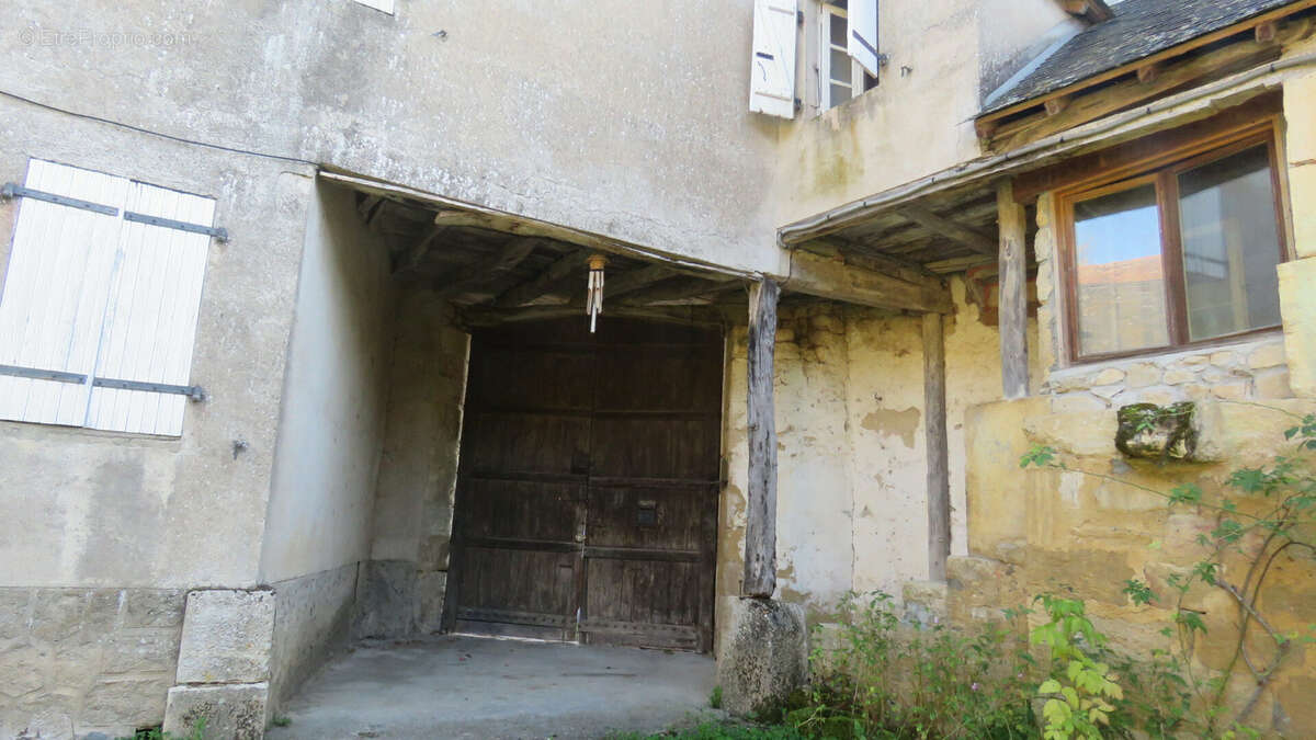 Maison à HAUTEFORT