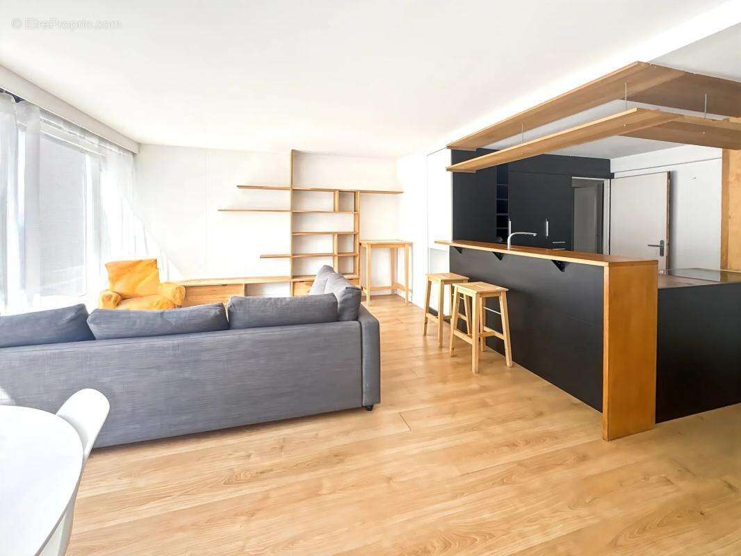 Appartement à PARIS-14E