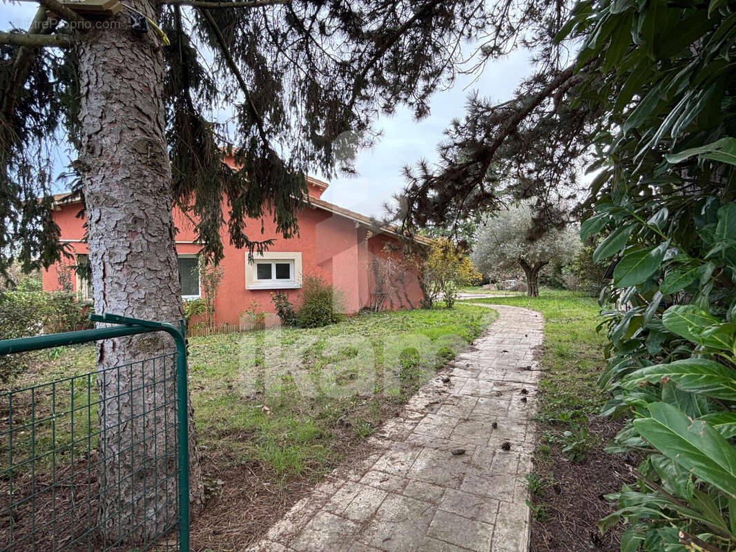 Maison à SAINT-BARTHELEMY-DE-VALS