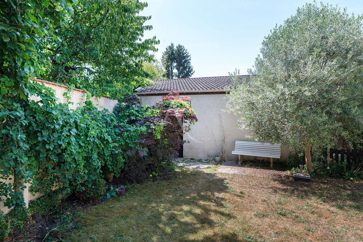 Maison à VAIRES-SUR-MARNE