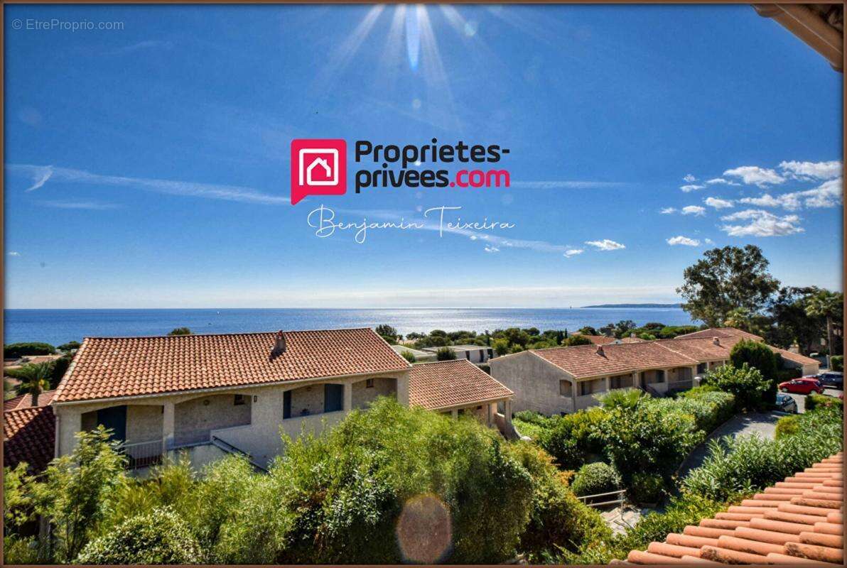 Appartement à ROQUEBRUNE-SUR-ARGENS