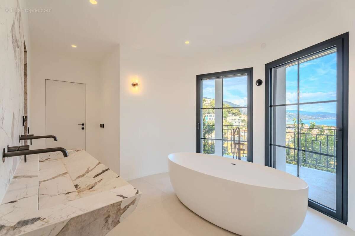 Maison à ROQUEBRUNE-CAP-MARTIN