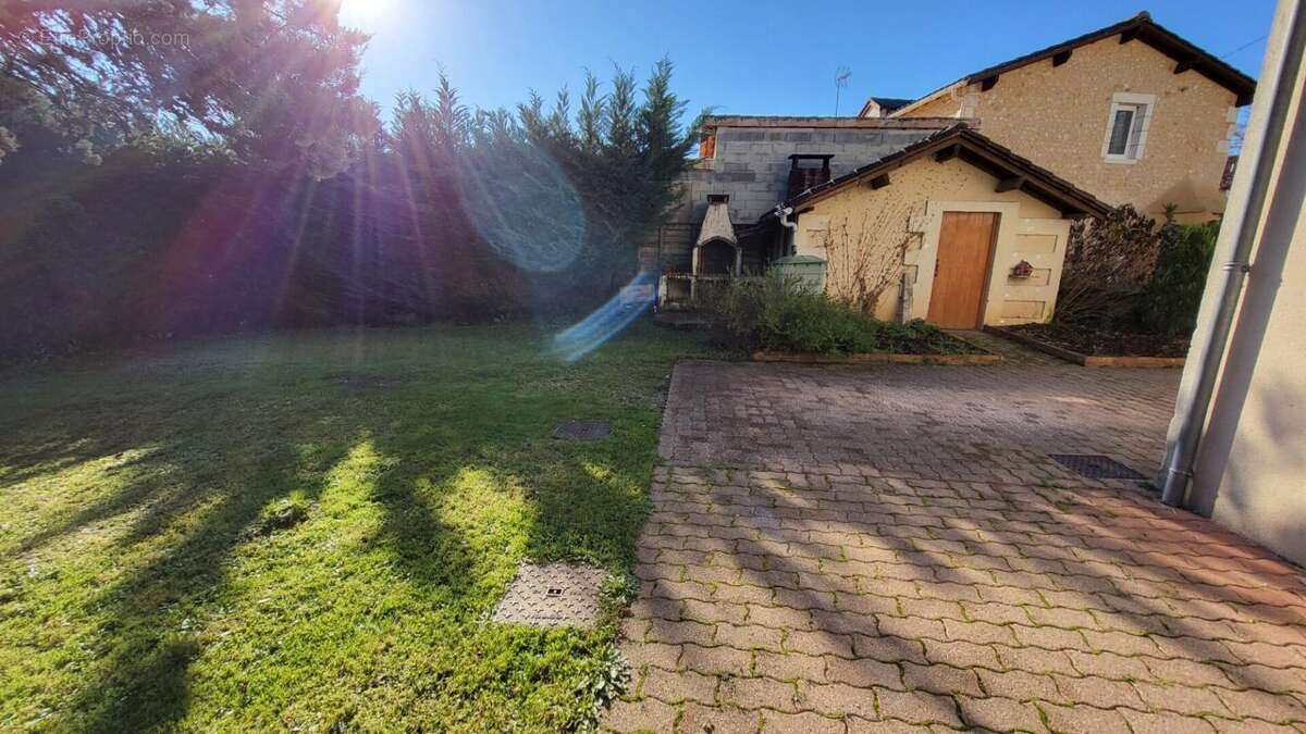 Maison à SAINT-GERMAIN-DU-SALEMBRE