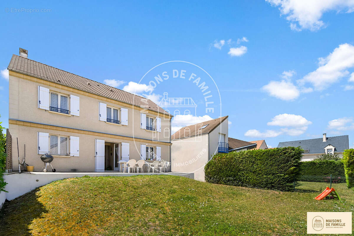 Maison à SARTROUVILLE