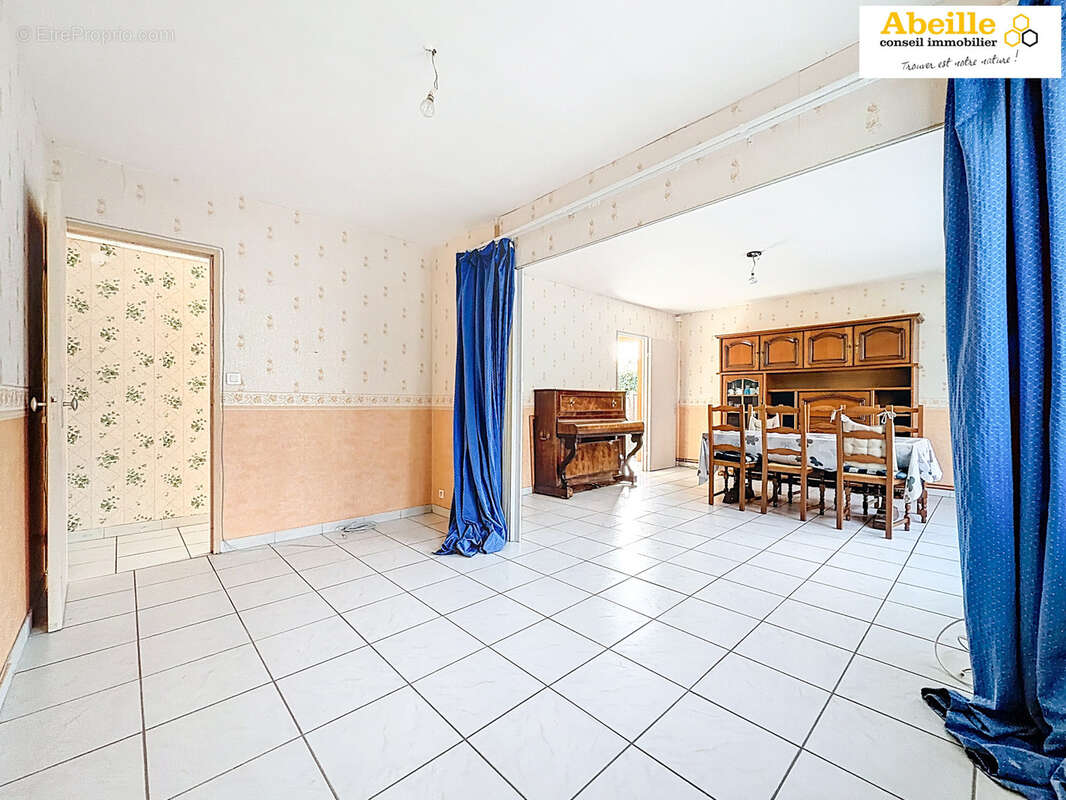 Maison à SAINT-CHERON