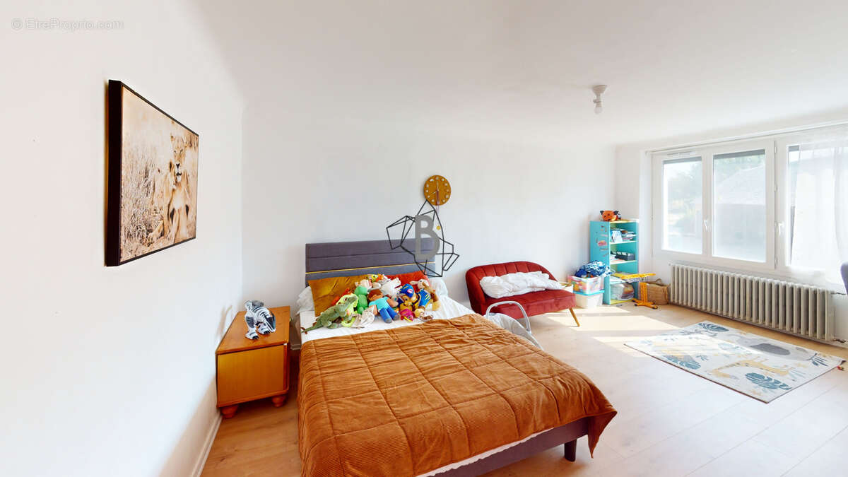 Maison T5 - 143 m2 - Comps-La-Grand-Ville - photo 9