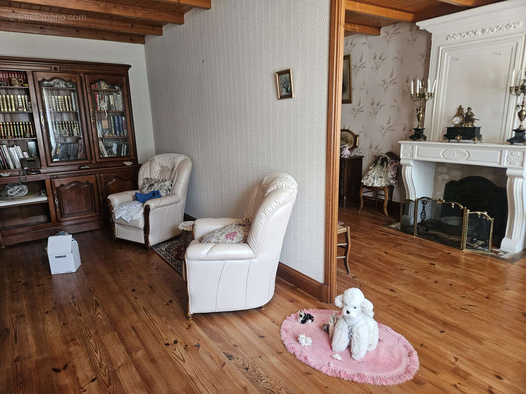 BERNEUIL   Élégante maison charentaise avec dépendances et grand garage - photo 13