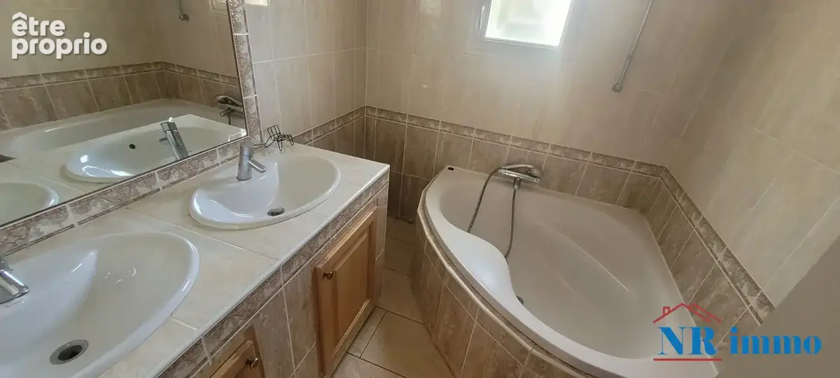 Maison 181 m² à Plaisance-Du-Touch  - photo 9