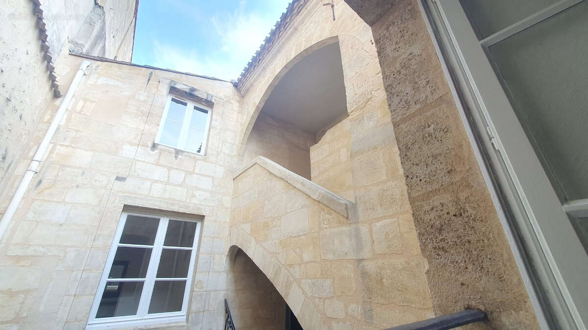 BORDEAUX INTENDANCE - T3 bis dans immeuble pierre - photo 8