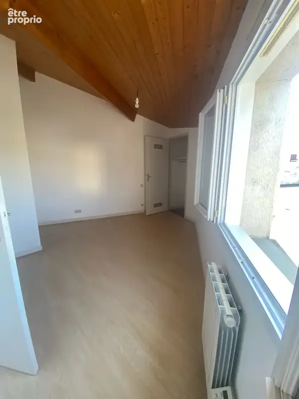 Résidence principale ou investissement locatif NIORT, maison à étage, 2 chambres, terrasse. - photo 7