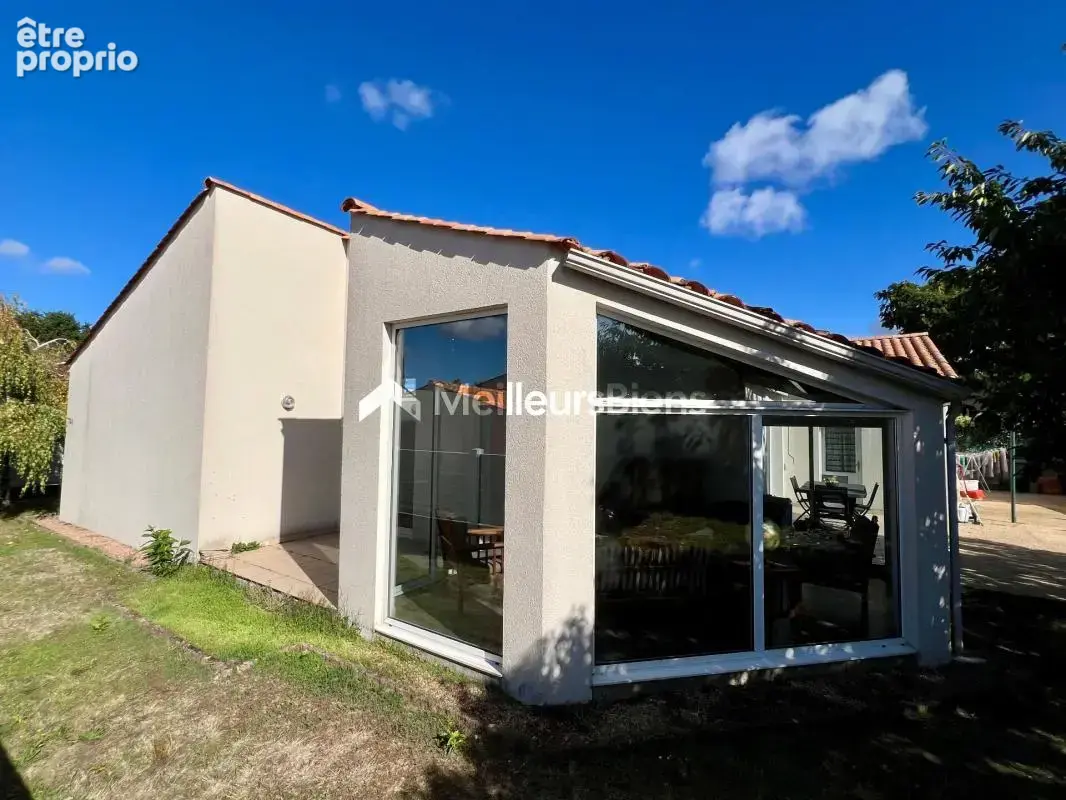 Maison plain-pied 5 pièces 111 m² — La Roche-sur-Yon — impasse au calme, terrain 540 m² piscinable, garage 43 m² - photo 9