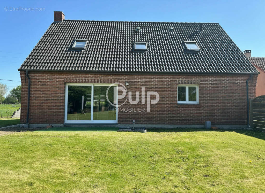 À découvrir sans tarder : belle maison individuelle aux volumes généreux ! - photo 9