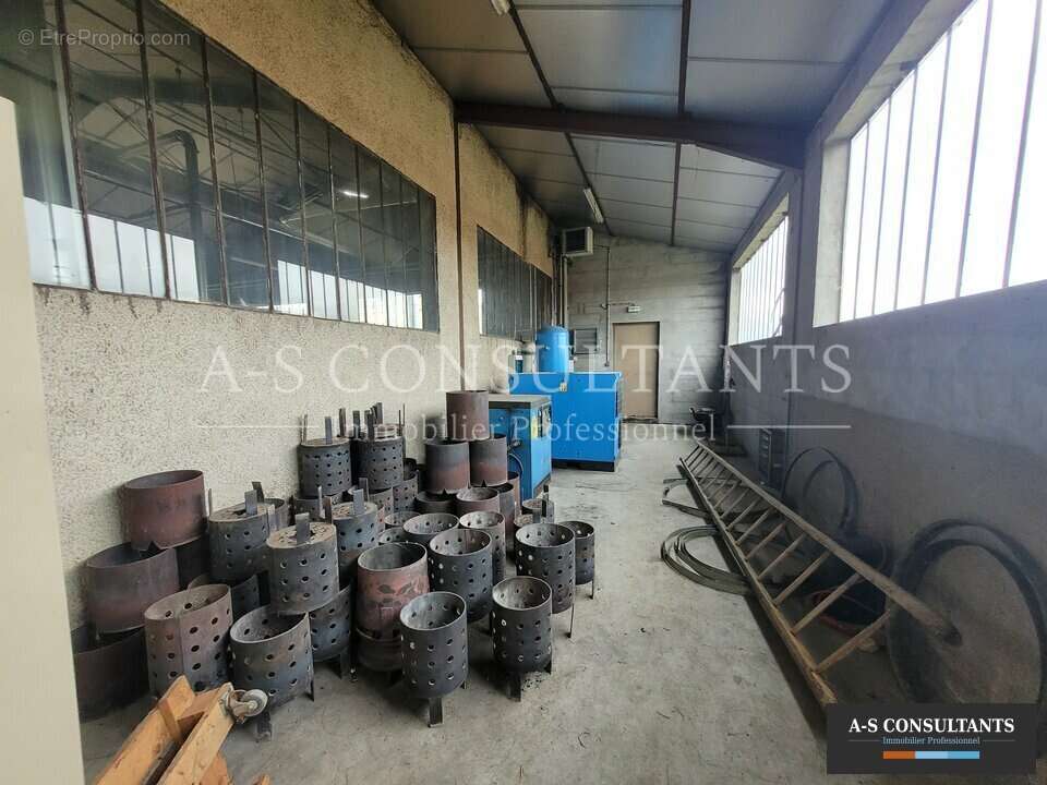 Commerce à MORAS-EN-VALLOIRE