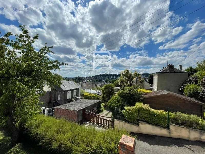 A vendre maison spacieuse située au Montfortin - photo 3