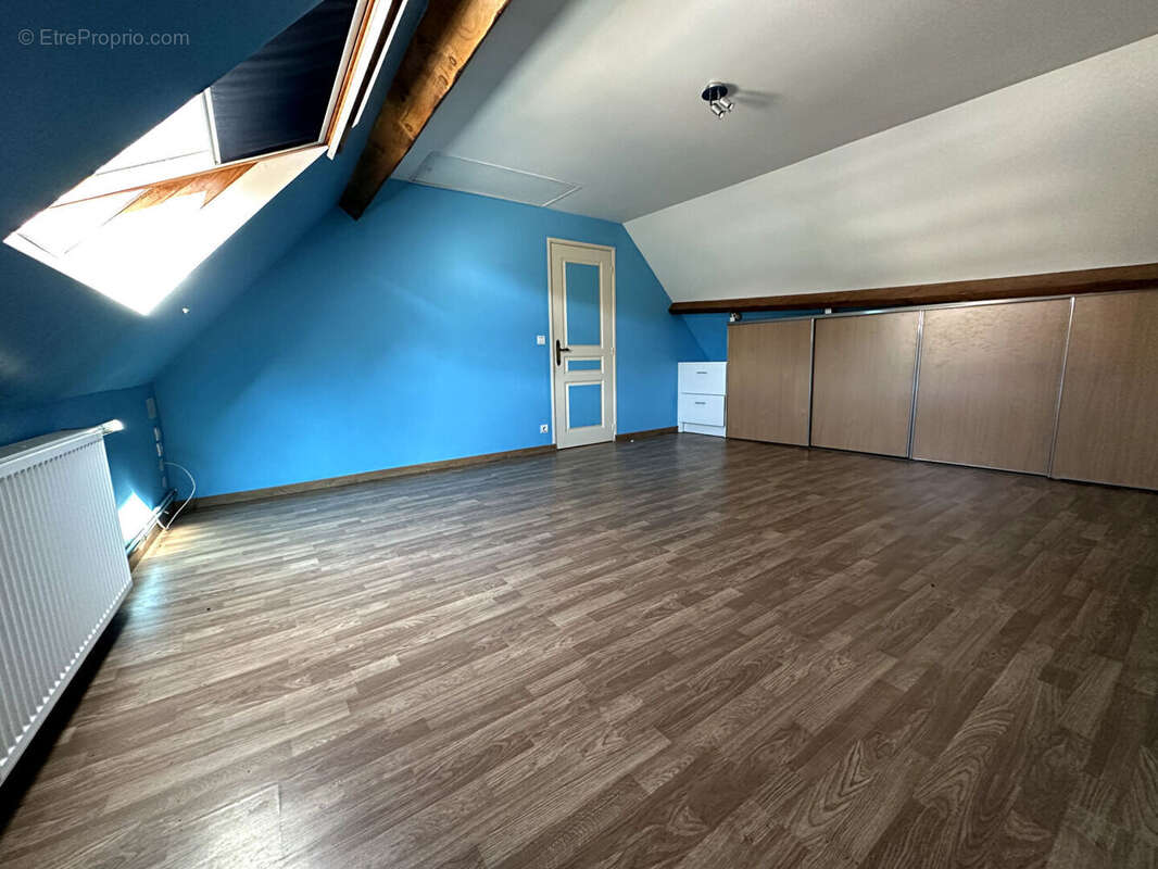 Maison à VILLENEUVE-LA-GUYARD