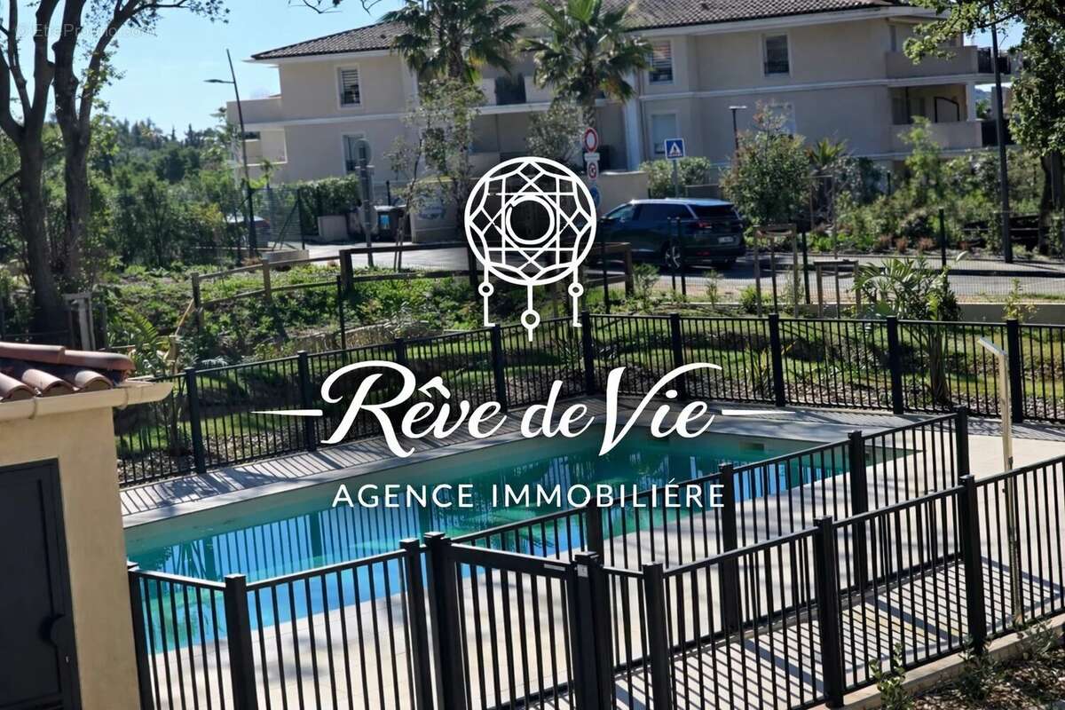 Appartement à BORMES-LES-MIMOSAS