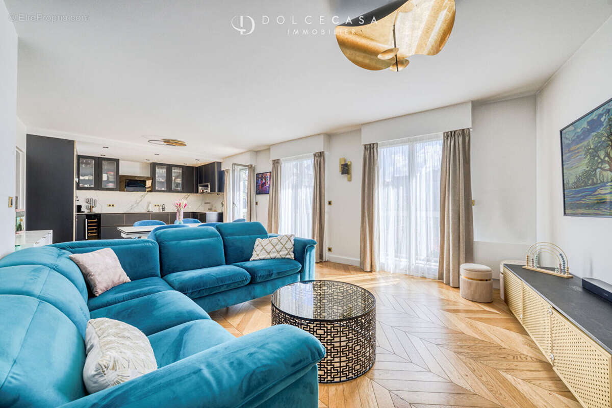 Appartement à CHARENTON-LE-PONT