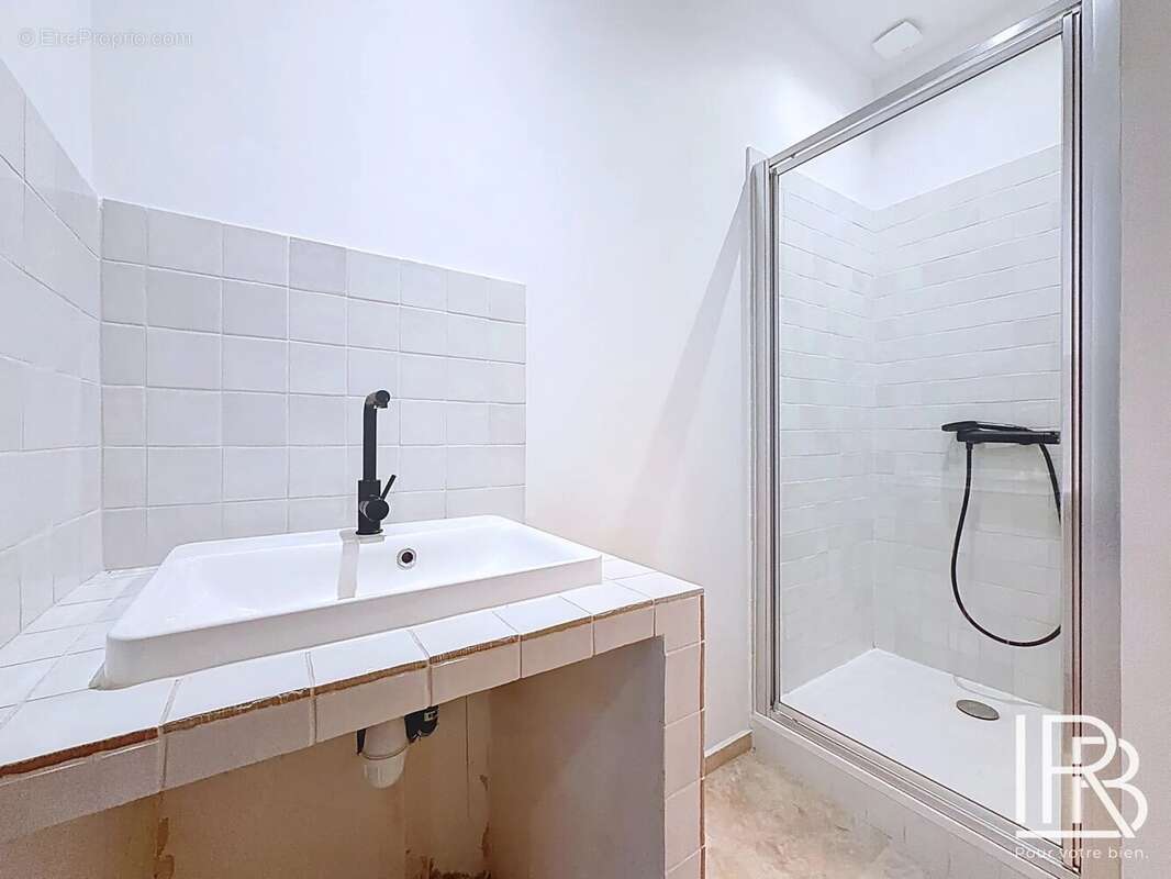 Appartement à MARSEILLE-6E