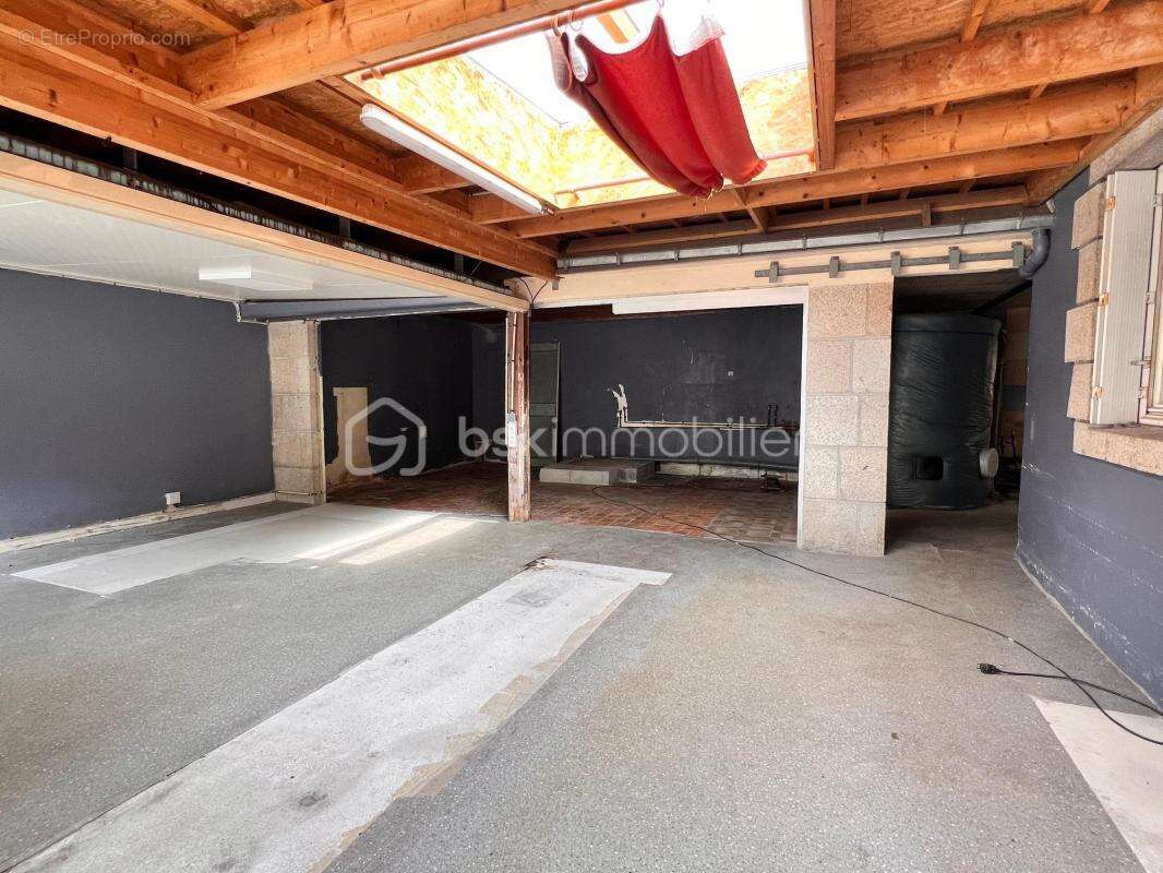 Maison de 85 m² avec local commercial de 100 m² - photo 7