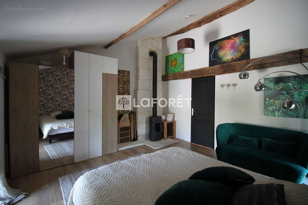 Maison à PAUSSAC-ET-SAINT-VIVIEN