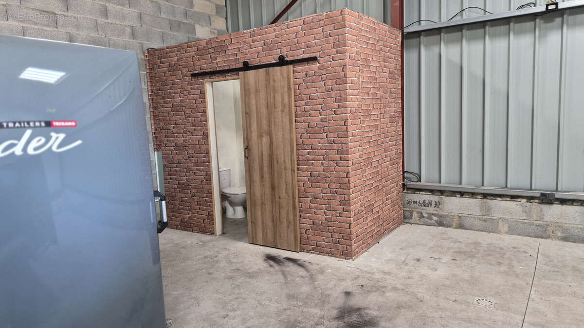 Commerce à MAGNAC-BOURG