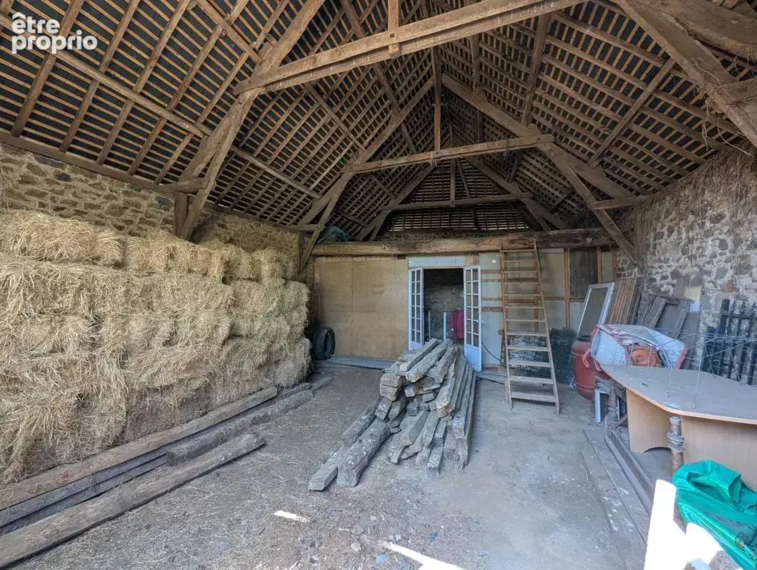 Mellé (35) : Longère de caractère rénovée (5 pièces) avec gîte indépendant, dépendances et potentiel d'aménagement - photo 26