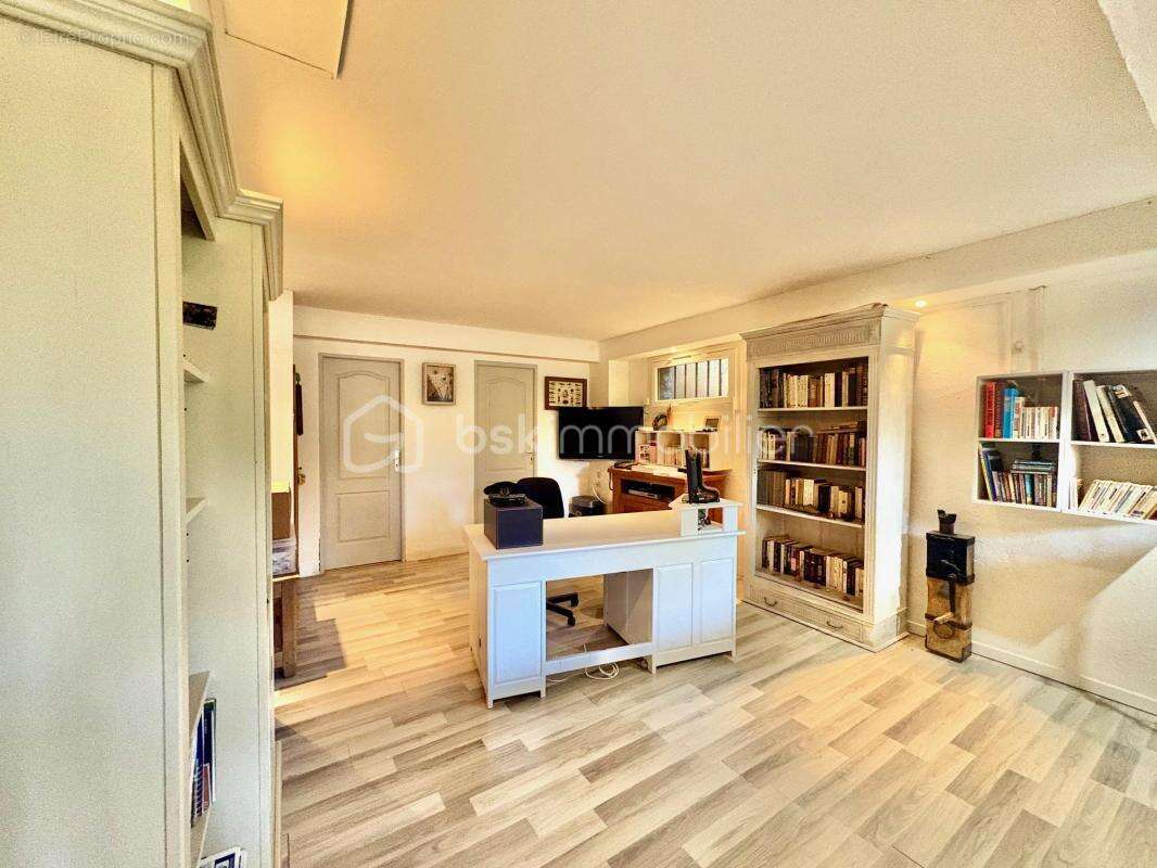 Maison à TOURRETTES