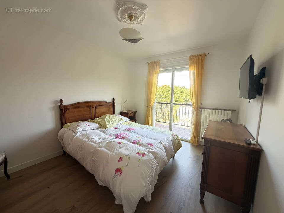 MAISON T5 avec garage (205 M2 de surface utile) et jardin de 544 M2 à Vendre (31270 CUGNAUX) - photo 24