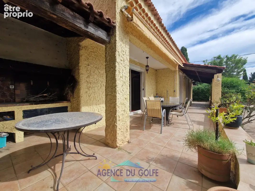Villa T 6 avec piscine sur 1010 m² de terrain en impasse - photo 3