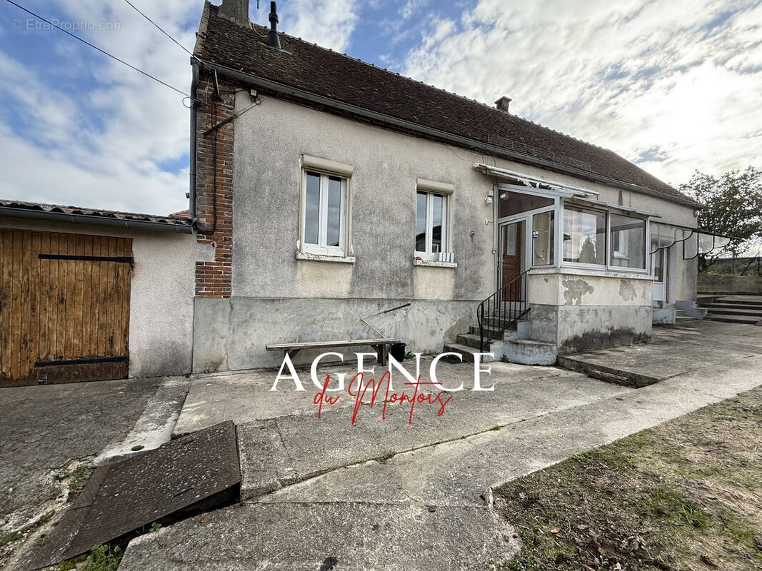 Maison à PERCENEIGE