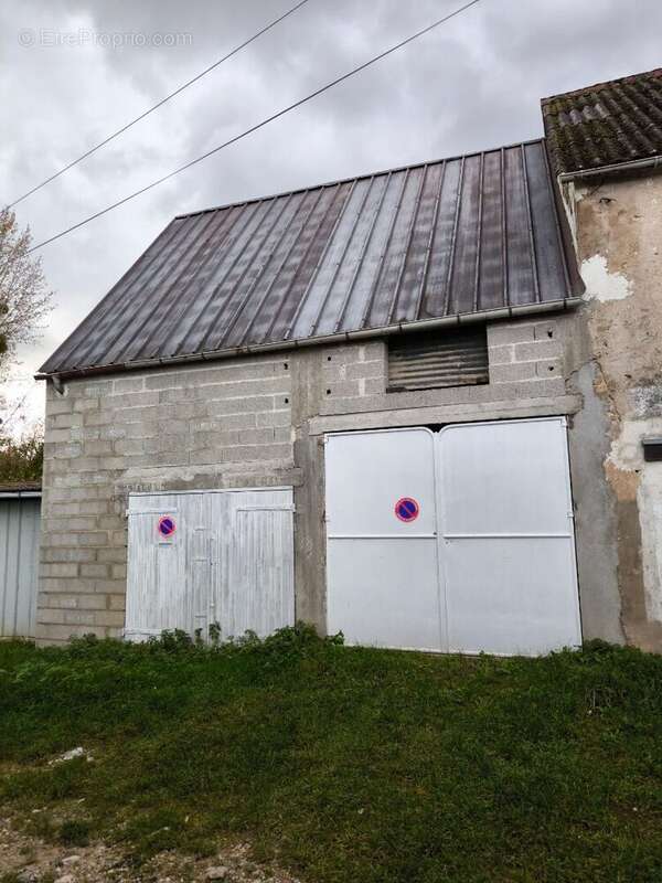 Maison à MONT-SAINT-PERE