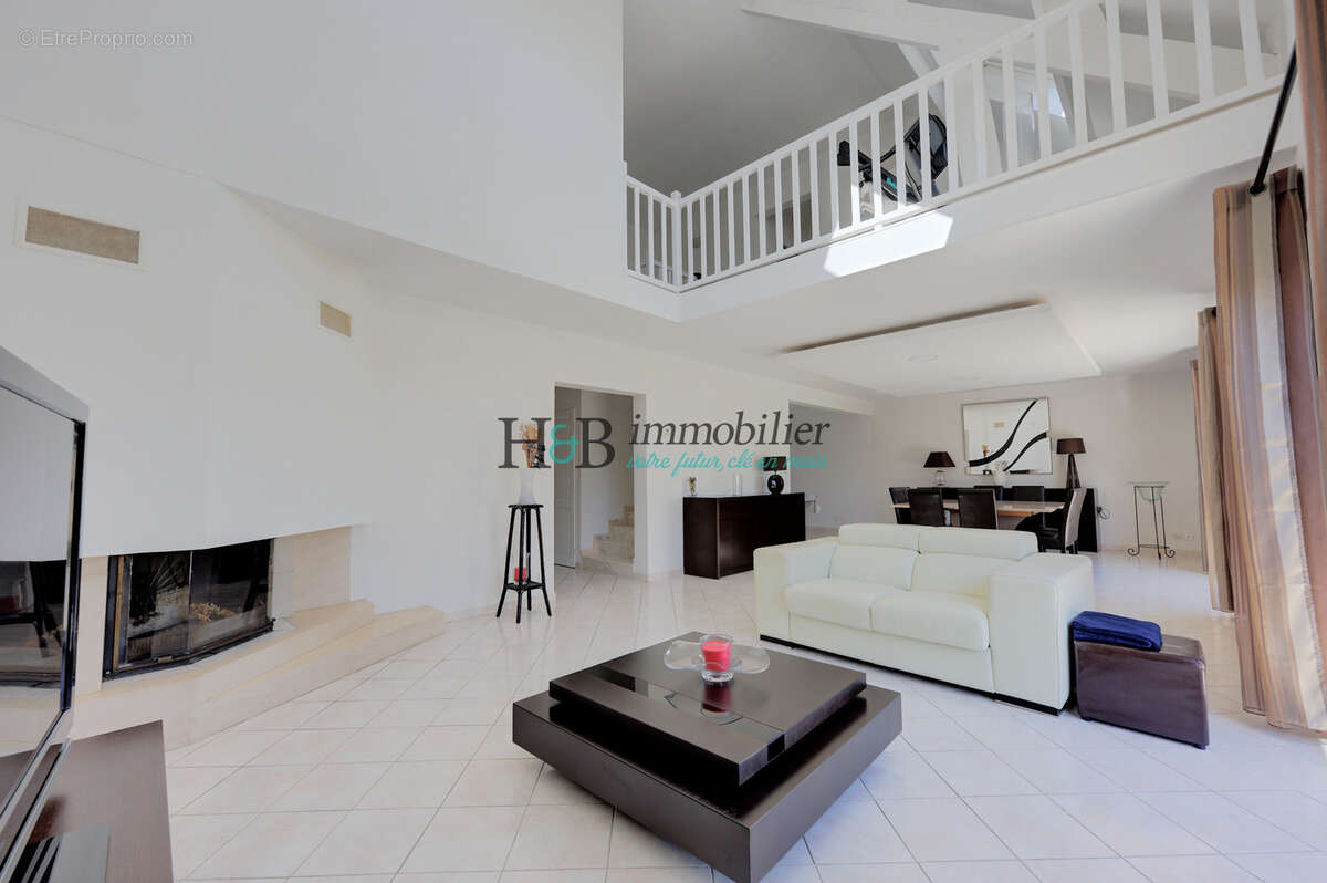 Maison à VERT-LE-GRAND