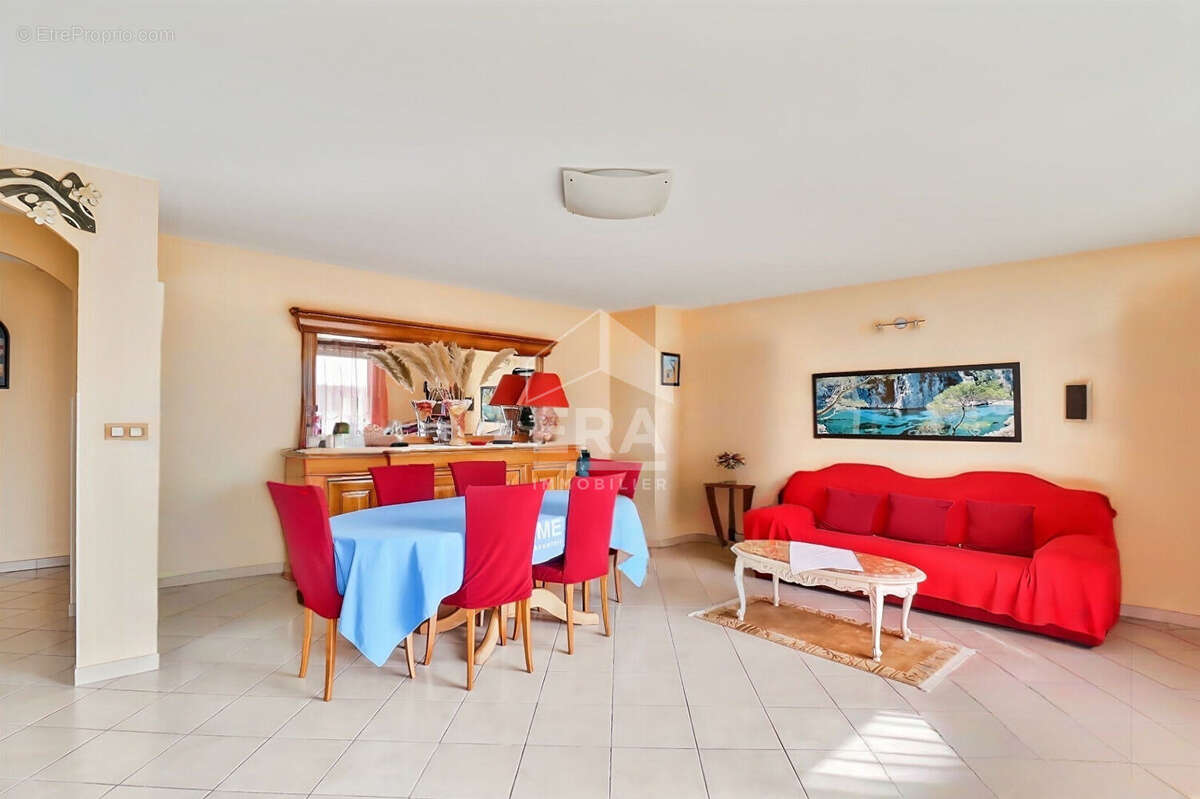Appartement à MARSEILLE-4E