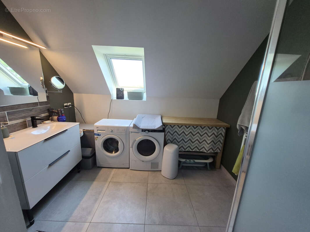 Maison à LA QUEUE-LES-YVELINES